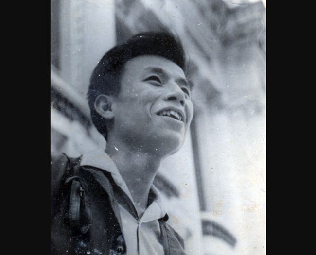Nghệ sĩ Văn Hiệp tên thật là Nguyễn Văn Hiệp sinh năm 1942, quê Thanh Trì, Hà Nội.
